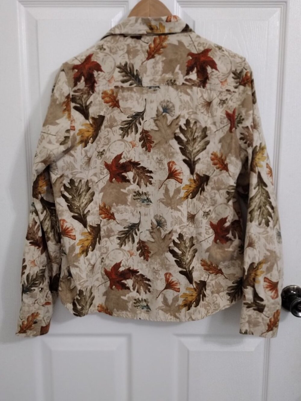 Natural Reflections Fall Leaves Button Front Blouse Women’s Neutral Autumn Top - Picture 8 of 8
